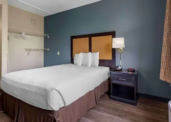 Extended Stay America Suites Edison Raritan Center hotel thumbnail 4