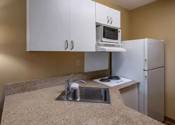 Extended Stay America Suites Edison Raritan Center hotel thumbnail 8