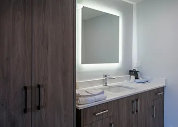 Riverland Inn & Suites hotel thumbnail 6