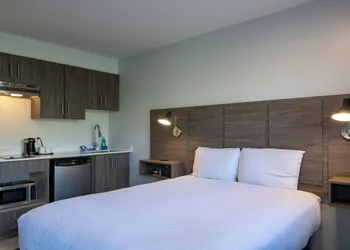 Riverland Inn & Suites hotel thumbnail 7