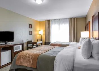 Comfort Inn & Suites Ventura Beach hotel thumbnail 5