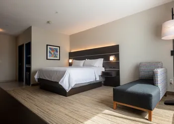 Holiday Inn Express Hotel & Suites BEAUMONT NW by IHG hotel thumbnail 2