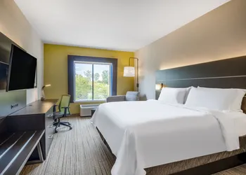 Holiday Inn Express Hotel & Suites BEAUMONT NW by IHG hotel thumbnail 5