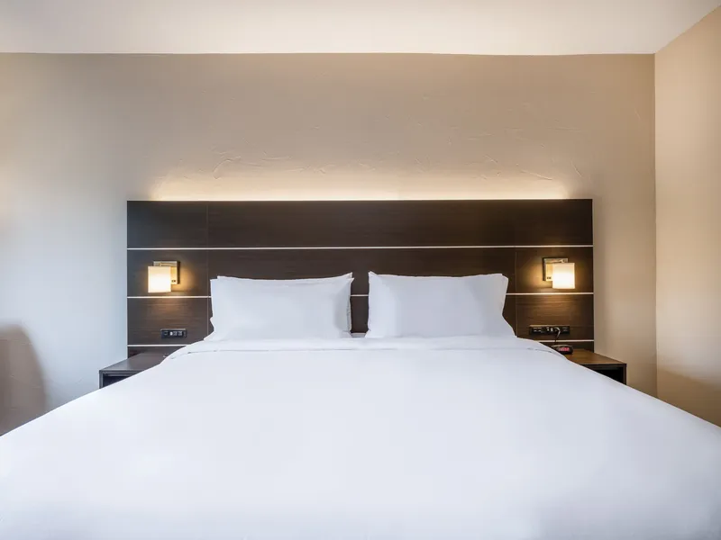 Holiday Inn Express Hotel & Suites BEAUMONT NW by IHG hotel detail image 6
