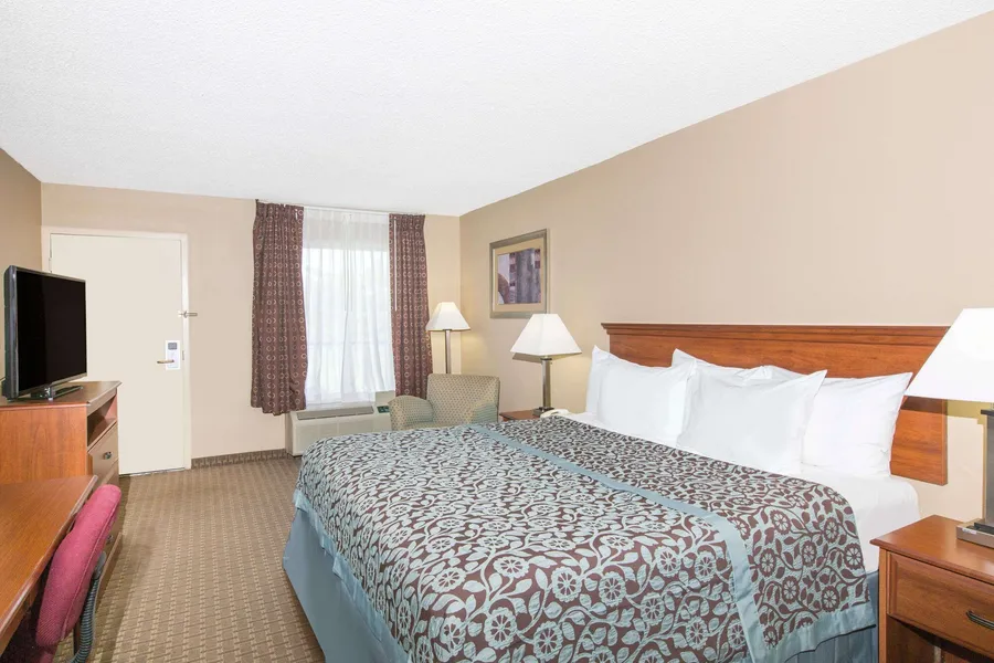 Days Inn by Wyndham Ripley hotel detail image 6