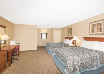 Days Inn by Wyndham Ripley hotel thumbnail 7