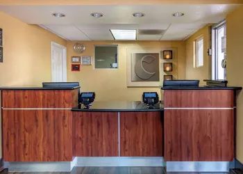 Comfort Inn & Suites Near Universal - N. Hollywood - Burbank hotel thumbnail 7