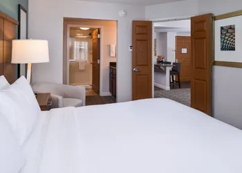 Staybridge Suites Indianapolis Downtown - Convention Center by IHG hotel thumbnail 6