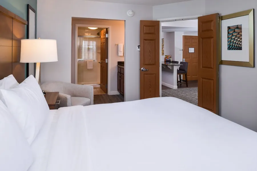 Staybridge Suites Indianapolis Downtown - Convention Center by IHG hotel detail image 6