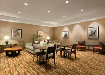 Hampton Inn New York - LaGuardia Airport hotel thumbnail 3