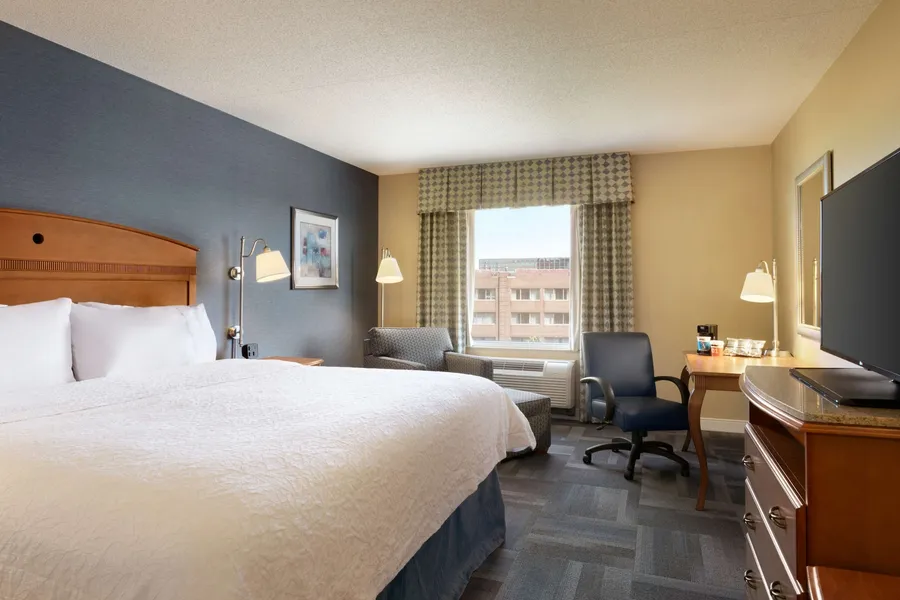 Hampton Inn New York - LaGuardia Airport hotel detail image 6
