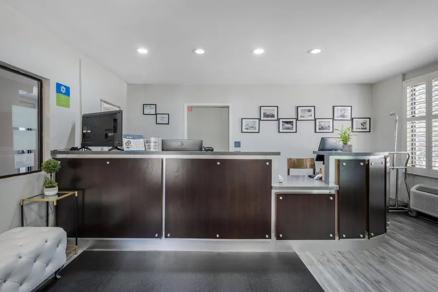 SureStay Hotel by Best Western Beverly Hills West LA hotel detail image 2