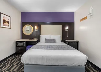 SureStay Hotel by Best Western Beverly Hills West LA hotel thumbnail 4