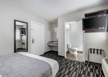 SureStay Hotel by Best Western Beverly Hills West LA hotel thumbnail 5