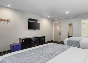 SureStay Hotel by Best Western Beverly Hills West LA hotel thumbnail 8