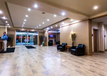 Days Inn & Suites by Wyndham Edmonton Airport hotel thumbnail 2