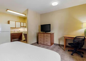 Extended Stay America Suites Toledo Maumee hotel thumbnail 6