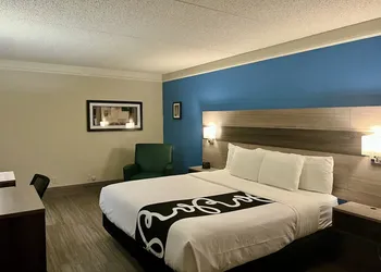 La Quinta Inn by Wyndham Denver Northglenn hotel thumbnail 7