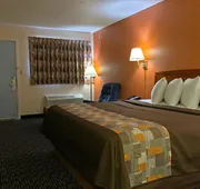 Americas Best Value Inn Sullivan hotel detail image 3