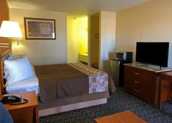 Americas Best Value Inn Sullivan hotel thumbnail 5