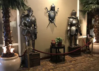 Anaheim Majestic Garden Hotel hotel thumbnail 2