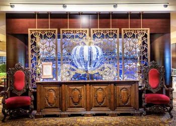 Anaheim Majestic Garden Hotel hotel thumbnail 6