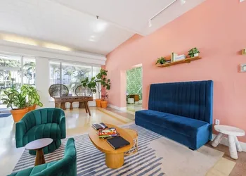 Tropics Hotel hotel thumbnail 4