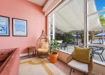 Tropics Hotel hotel thumbnail 5
