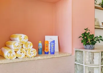Tropics Hotel hotel thumbnail 7