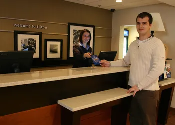 Hampton Inn & Suites Tilton hotel thumbnail 7