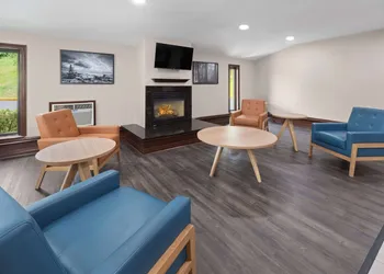 Super 8 by Wyndham Bridgeport/Clarksburg Area hotel thumbnail 3