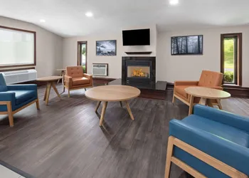 Super 8 by Wyndham Bridgeport/Clarksburg Area hotel thumbnail 4