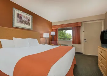 Days Inn by Wyndham Columbus Fairgrounds hotel thumbnail 5