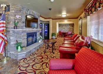 MCM Elegante Suites hotel thumbnail 2
