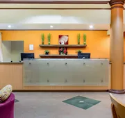 La Quinta Inn & Suites by Wyndham Raleigh Crabtree hotel detail image 3