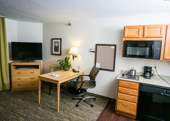 Candlewood Suites Fargo-N. Dakota State University by IHG hotel thumbnail 3