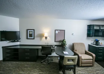Candlewood Suites Fargo-N. Dakota State University by IHG hotel thumbnail 5