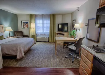 Candlewood Suites Fargo-N. Dakota State University by IHG hotel thumbnail 6