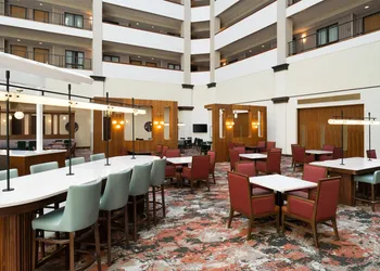 Embassy Suites by Hilton Charleston Airport Convention Ctr hotel thumbnail 2
