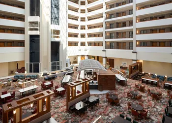 Embassy Suites by Hilton Charleston Airport Convention Ctr hotel thumbnail 3
