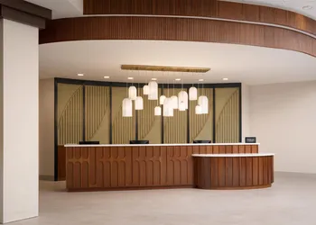 Embassy Suites by Hilton Charleston Airport Convention Ctr hotel thumbnail 4