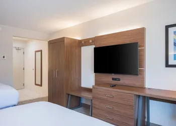 Holiday Inn Express Grover Beach-Pismo Beach Area by IHG hotel thumbnail 6