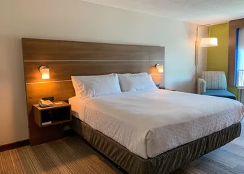 Holiday Inn Express & Suites Lexington Dtwn Area-Keenland by IHG hotel thumbnail 2
