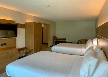 Holiday Inn Express & Suites Lexington Dtwn Area-Keenland by IHG hotel thumbnail 4