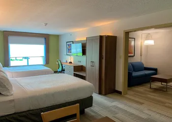 Holiday Inn Express & Suites Lexington Dtwn Area-Keenland by IHG hotel thumbnail 5