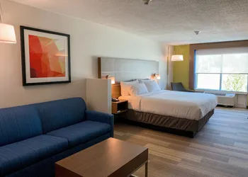 Holiday Inn Express & Suites Lexington Dtwn Area-Keenland by IHG hotel thumbnail 6