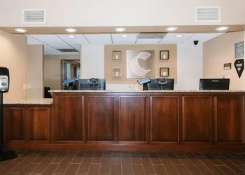 Comfort Suites Effingham Central hotel thumbnail 2