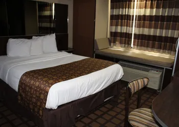Microtel Inn & Suites by Wyndham North Canton hotel thumbnail 5