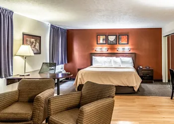 Red Roof Inn Columbus - Taylorsville/ Edinburgh hotel thumbnail 5