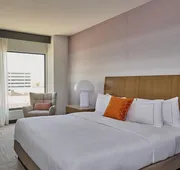 Hotel Zessa Orange County Airport, a DoubleTree by Hilton hotel detail image 5